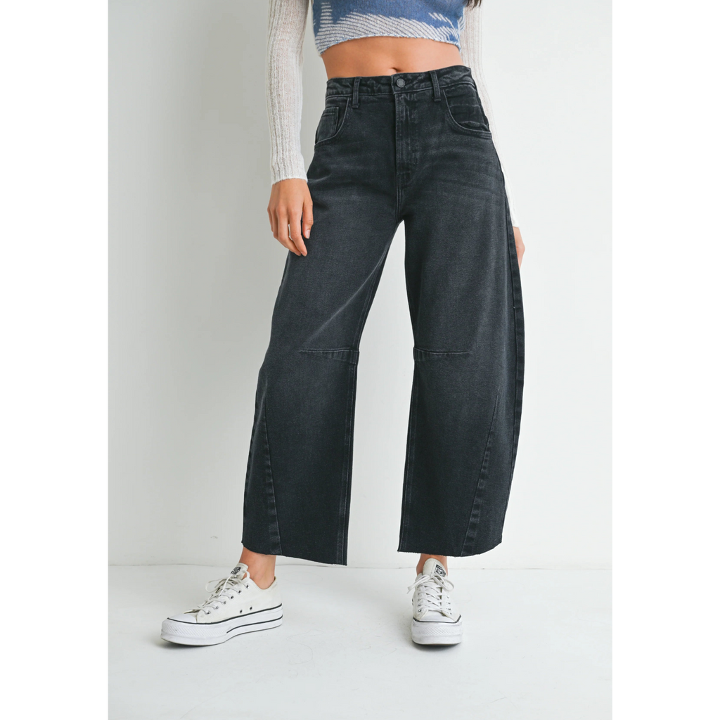 Barrel Jeans w/ Seam - Washed Black