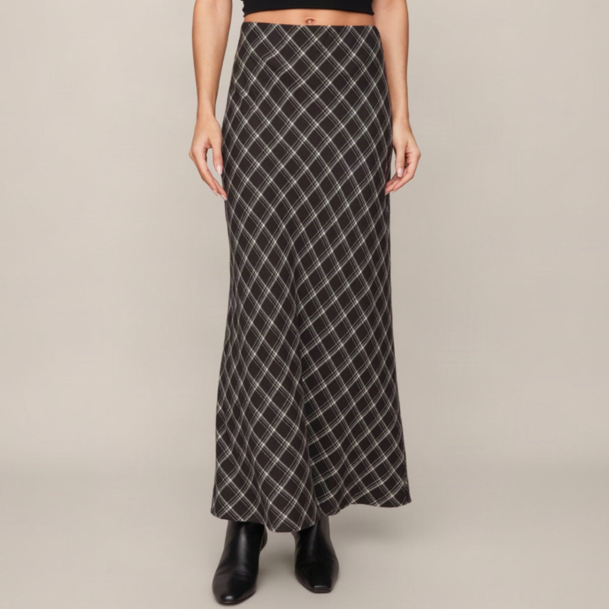 Europa Plaid Skirt - Ash Black