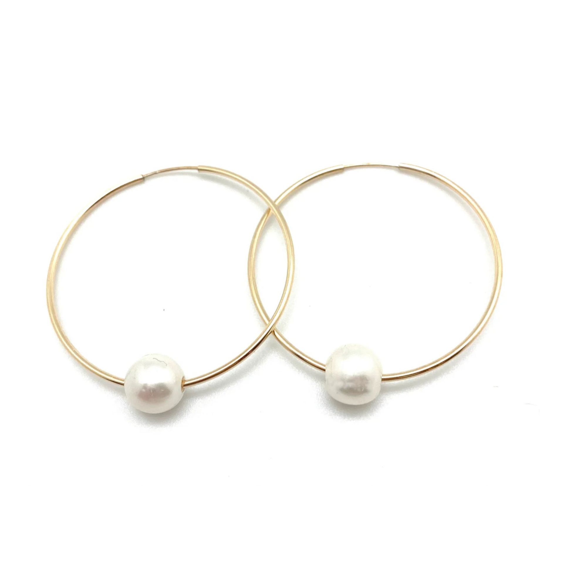 Mia Hoop w/ Pearl