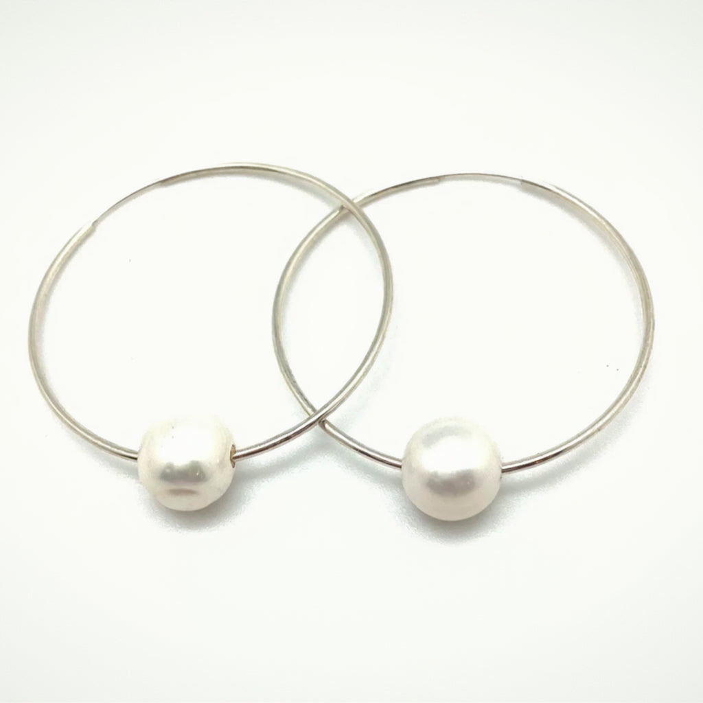 Mia Hoop w/ Pearl