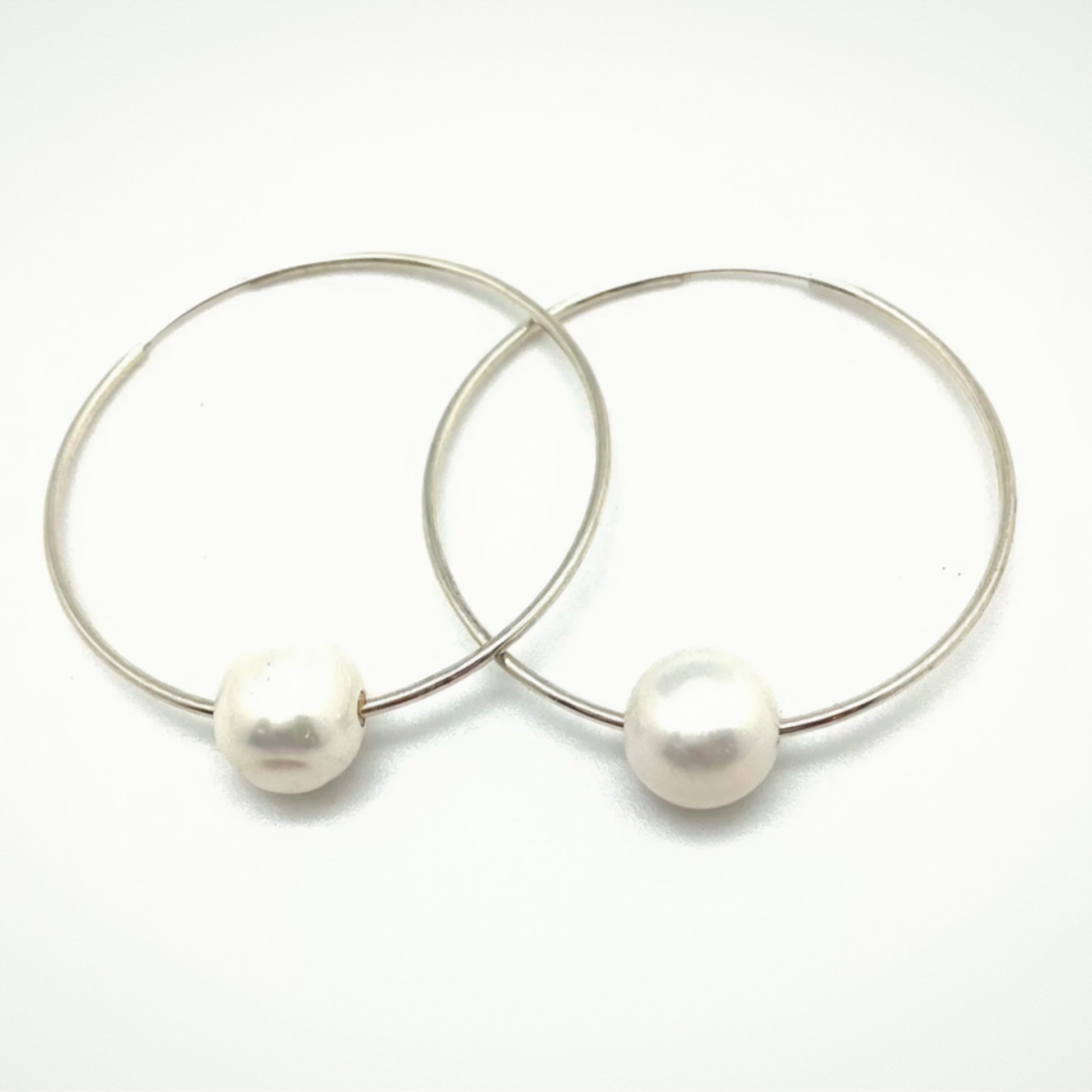 Mia Hoop w/ Pearl