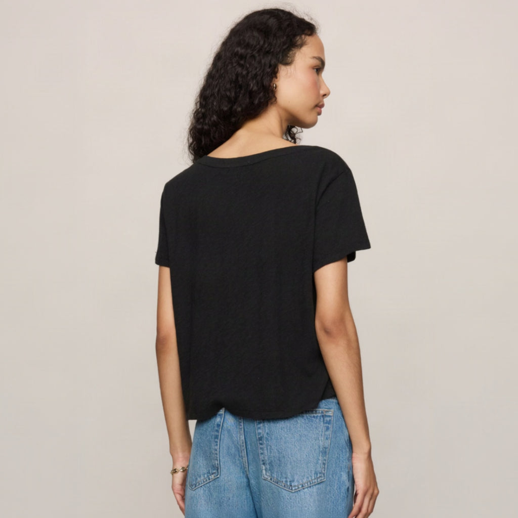 Nomad V-Neck Tee - Black